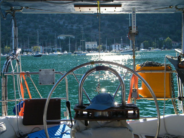 Aderyn Glass anchored at Vliho